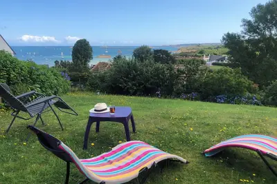 Image de Splendide vue mer - emplacement rare - grande maison - centre bourg Carantec