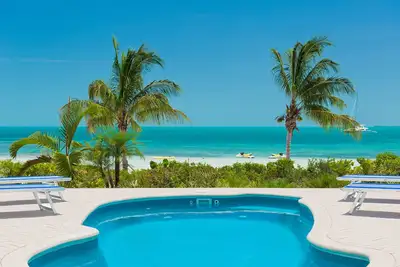Image de Coconut Beach Villa! ! Beachfront Sapodilla Bay Beach! Du plaisir en famille!