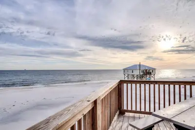 Spectaculaire maison face au golfe avec véranda couverte et vue - sur la plage