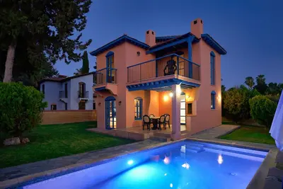 Image de Villa de 3 chambres avec piscine privée à quelques pas de la plage
