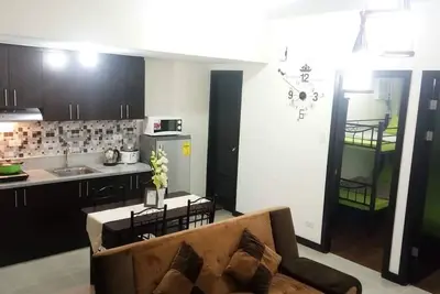 Image de Maison confortable au coeur de Makati (2 Br en Slp)