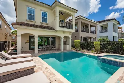 Image de Réunion de luxe 7 lits avec piscine privée et vue sur le golf