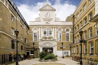 Image de Designer Centre Ville Appartement dans ancienne brasserie