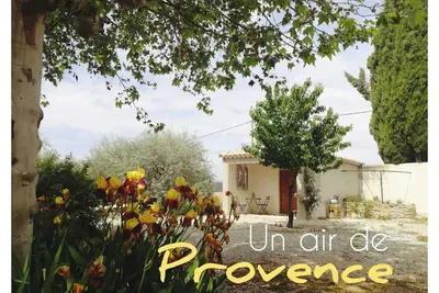 Image de gite la berthine ferme provençale située dans un village viticole