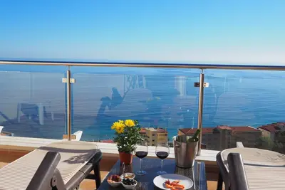 Image de Helios Penthouse dans le paradis côtier avec une vue fantastique et un excellent emplacement