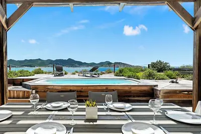 Superbe condo de 2 chambres en bord de mer