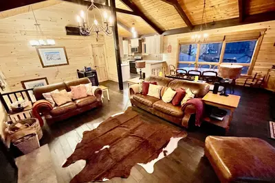 Image de * 4SeasonNirvana * bain à remous, WiFi, foyer, cheminée, 2 Weber, Wndhm Mtn Vw