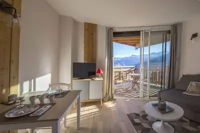 Image de Pra loup 1600 T2 with bedroom and terrace panoramic view 50 m from the slopes