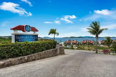 Image de Beach Front Villa avec de Down Island View - Priceless!