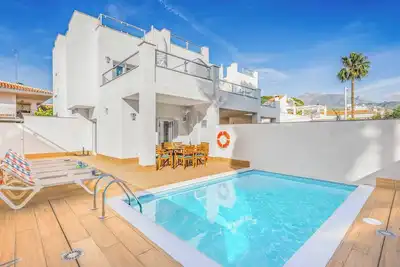 Image de Villa Bonilla - Cette villa dispose d'une piscine privée, A / C et Wifi