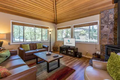 Image de Courte promenade à la rivière Deschutes, pont entièrement fermé, vélos, bain à remous- Rogu04