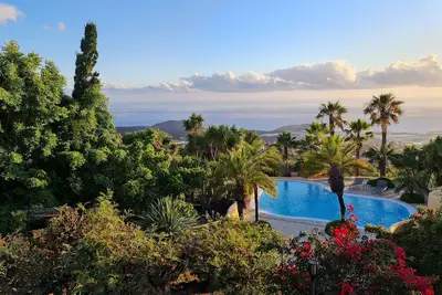 Image de Villa avec vue imprenable, piscine privée, sauna et jardin pour 10 personnes