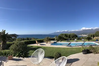 Image de Vue Panoramique sur le Golfe de Saint-Florent avec piscine chauffée