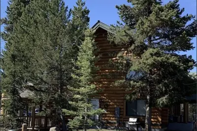 Image de Bear Tracks Loft - Tarifs d'hiver réduits! 20 minutes de Ynp. 8 couchages