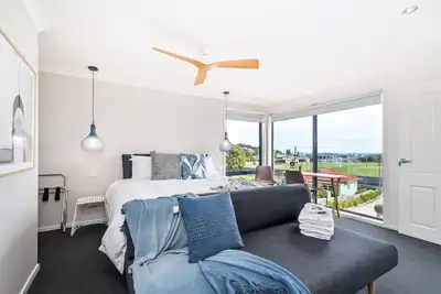 Image de Suite Deluxe avec vue sur la mer - Lit king avec salle de bains et vue sensationnelle sur l'océan