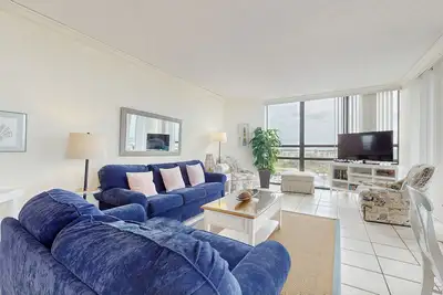 Image de Nouvelle Liste! Spacieux condo dans la station avec piscine partagée et acc��s à la plage