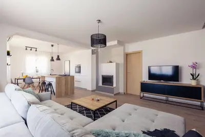 Image de Appartement Karlo avec piscine ***