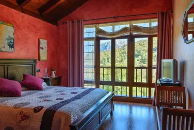 Balcon Royal \"King Pelayo\" Chemin des Ours