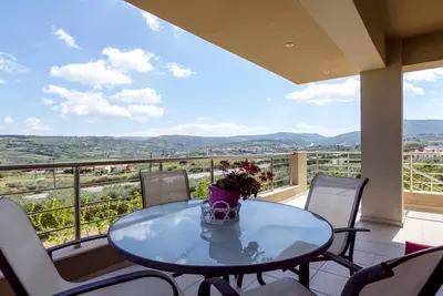 Image de Maison de campagne dans la nature avec vue sur la montagne