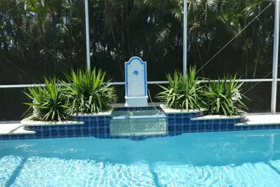 Belle villa avec grande piscine chauffée avec un jardin tropical, face au sud