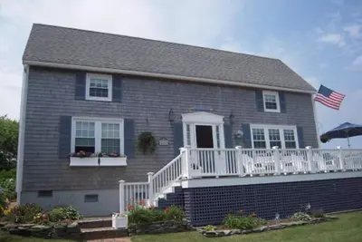 Image de 11 Dukes Rd Charming Home, Ă quelques pas des bus, du centre de Nantucket et de nombreuses balades