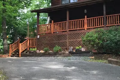 Smoky Mountain Log Cabin, à seulement quelques minutes de toutes les attractions, 135 $ la nuit