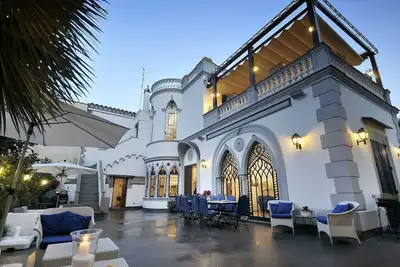 Image de Villa Ă Sant'agnello avec 7 chambres Ă coucher, 16 couchages