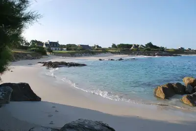 Image de Maison en bord de mer, au calme, jusqu'à 8 personnes. Belles plages 100m environ