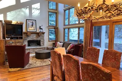 Image de Platinum Luxury Home-Close Ă soulever!