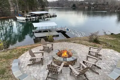 Image de Belle maison sur le lac Keowee - Quai en eau profonde - 4bd / 4ba - Près de Clemson