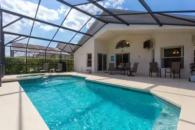 Image de Une maison villa Exécutive avec Piscine, Spa et de la Conservation View!