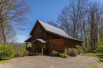 Image de Van Beek's Peak - Cabane acceptant les animaux de compagnie à Valle Crucis, superbes vues, bain à remous et foyer