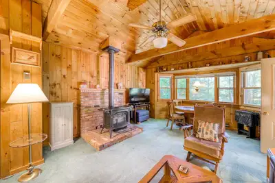 Image de Nouvelle Liste! Maison près du lac - cuisine complète, laveuse \/ sécheuse, endroit calme!
