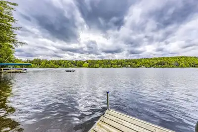 Nouvelle Liste! Chalet acceptant les chiens avec emplacement au bord du lac, quai 20 ', téléviseur intelligent