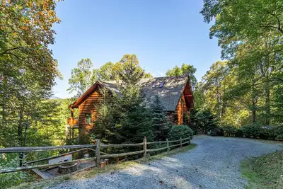 Image de Black Bear Lodge ~ Long Range Mountain Views, Cheminée à bois, région de Valle Crucis
