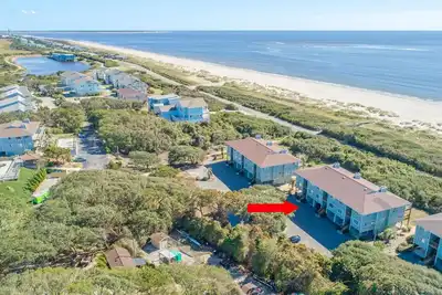 Image de Ocean Front 3 Br Condo sur le terrain de golf et à quelques pas de la piscine et de l'océan!