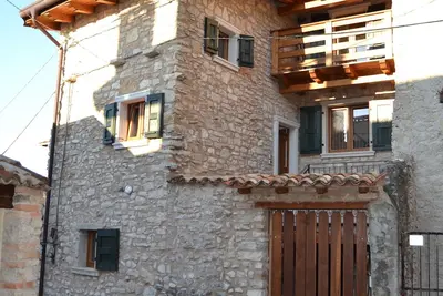 Image de gite Ă la campagne dans un village calme pour des vacances reposantes