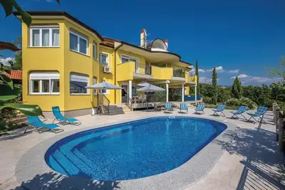 Image de Belle maison à Kostrena avec WiFi
