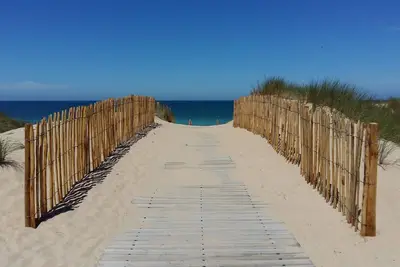 Image de Maison agréable parfaitement située à 6 min à pieds d'une magnifique plage