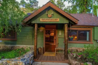 Image de Exploration Cabin: Cottage romantique de luxe avec un emplacement idéal pour les randonnées