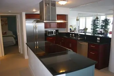Image de Magnifiquement décoré, 3 chambres / 3ba - 5ème étage, face à l'océan direct