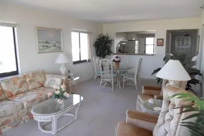 Image de Magnifique condo de 2 chambres au bord de la plage - abordable!