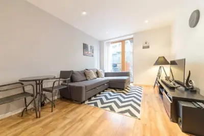 Image de Bel appartement à côté de la gare de Barking