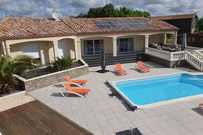 Image de Fully Equipped Luxury Villa With Swimming Pool For 15 People