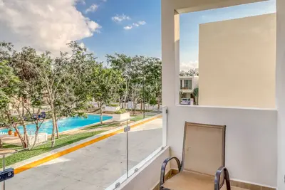 Image de Villa moderne avec piscine \/ jardin \/ divertissement partagés - endroit calme