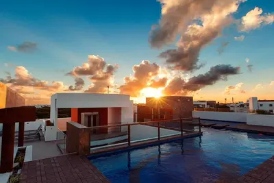 Image de Nouvelle Liste! Condo de luxe w / piscine commune sur le toit, cuisine, balcon - près de la plage