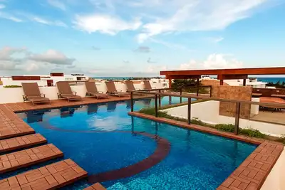 Image de Nouvelle Liste! Luxueux condo w / piscine partagée et cuisine moderne - 3 blocs de la plage