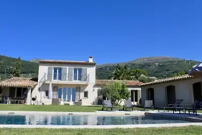 Image de Belle villa de 6 chambres avec vue panoramique et grande piscine
