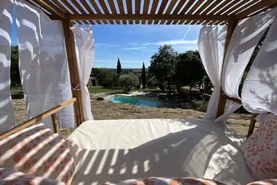 Image de Découvrez notre mas de charme avec piscine à louer en Provence.