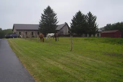 Image de Ranch de luxe avec piscine intérieure!